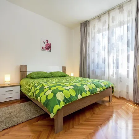Modern In Katari With Terrace * Pula