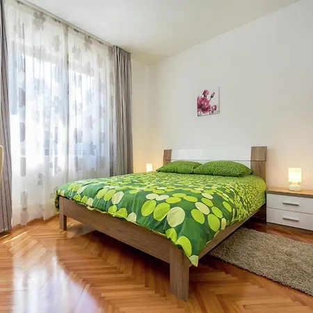 Apartment Modern In Katari With Terrace Pula