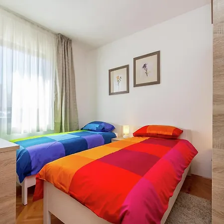 Modern In Katari With Terrace * Pula