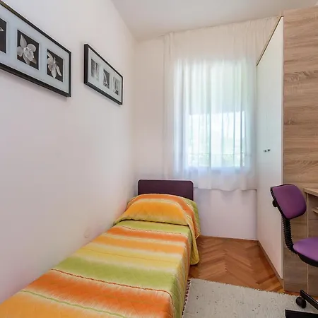 Modern In Katari With Terrace Apartment Pula
